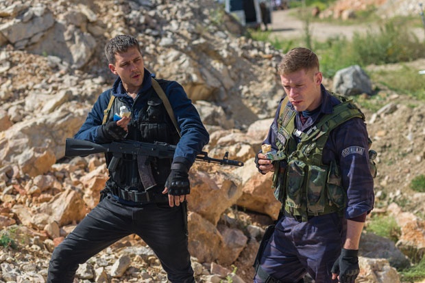 БРИТАНЦИ ТРАЖЕ ЦЕНЗУРУ „БАЛКАНСКЕ МЕЂЕ“: Тврде да је филм руска пропаганда и да „поткопава мир на Балкану“